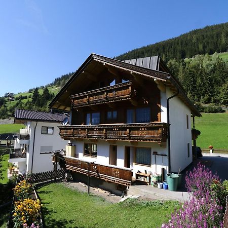 Apartment In Mayrhofen With A Balcony Exterior photo