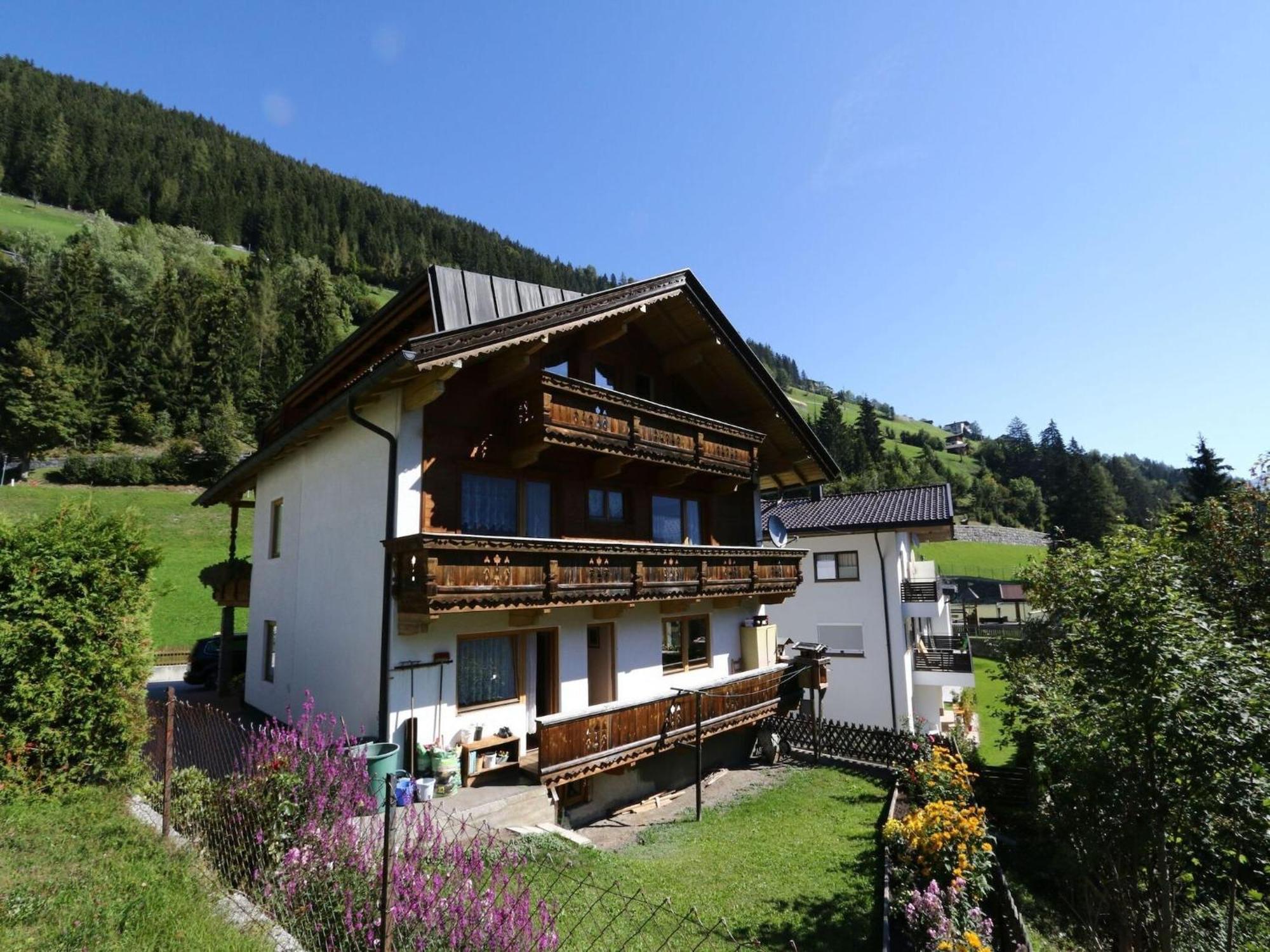 Apartment In Mayrhofen With A Balcony Exterior photo
