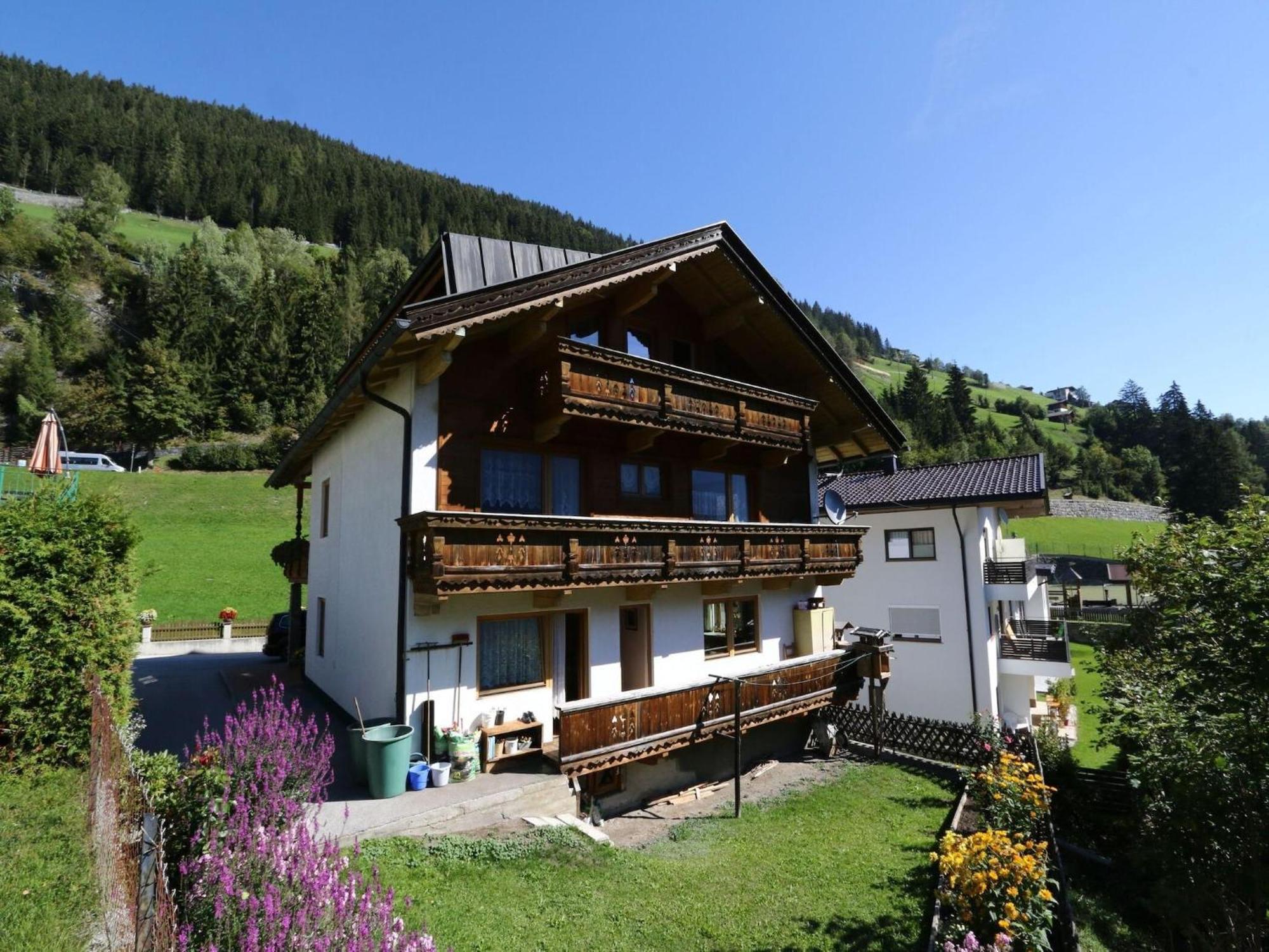 Apartment In Mayrhofen With A Balcony Exterior photo