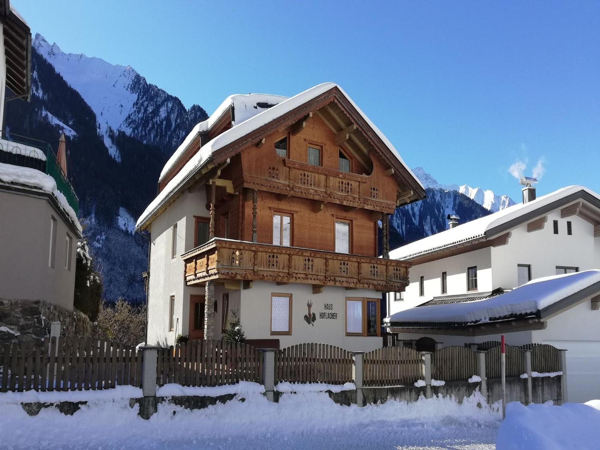 Apartment In Mayrhofen With A Balcony Exterior photo