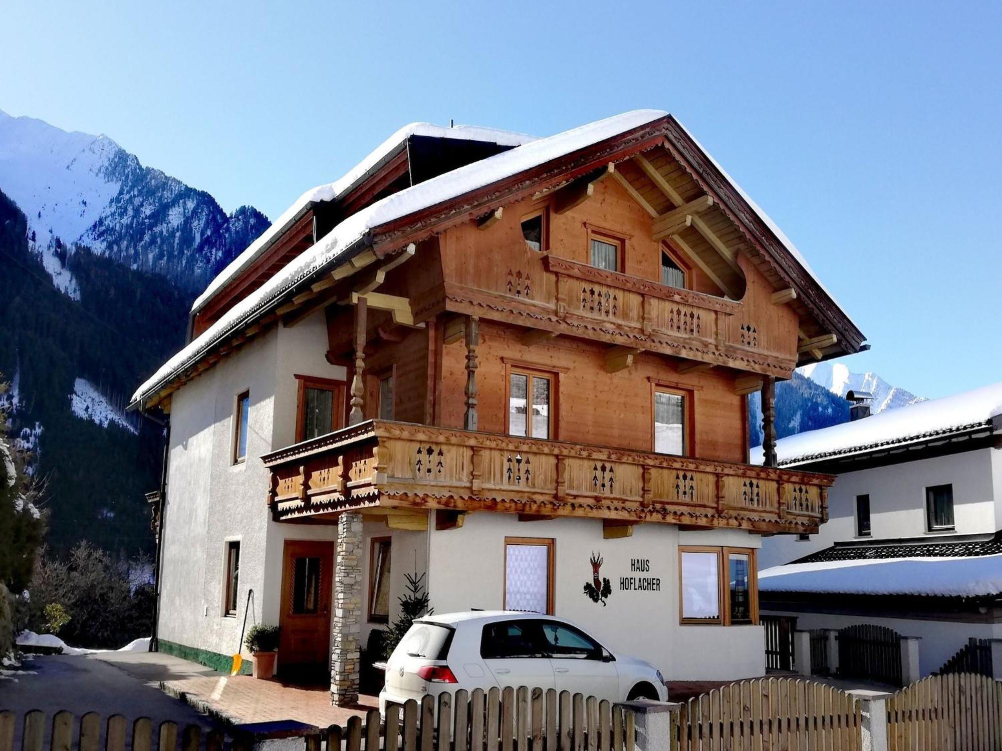 Apartment In Mayrhofen With A Balcony Exterior photo
